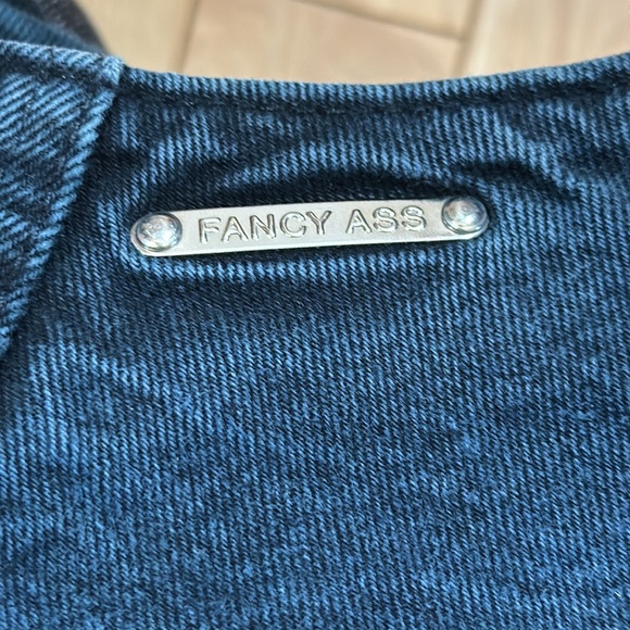 Fancy Ass Zip-Front Jean Skirt - Picture 3 of 6